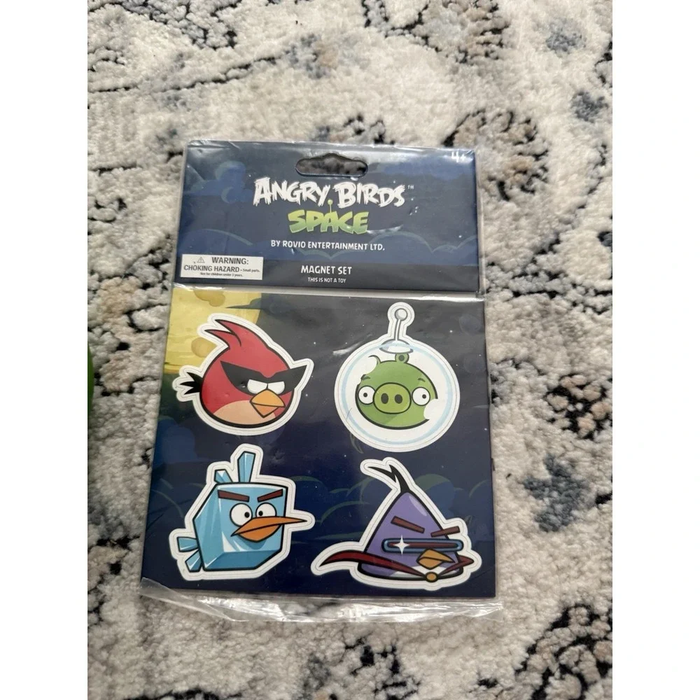 Angry Birds Solar Lamp And Magnets Lot